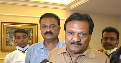 पूर्व मंत्री सज्जन सिंह वर्मा ने भोपाल में प्रेस कॉन्फ्रेंस की.