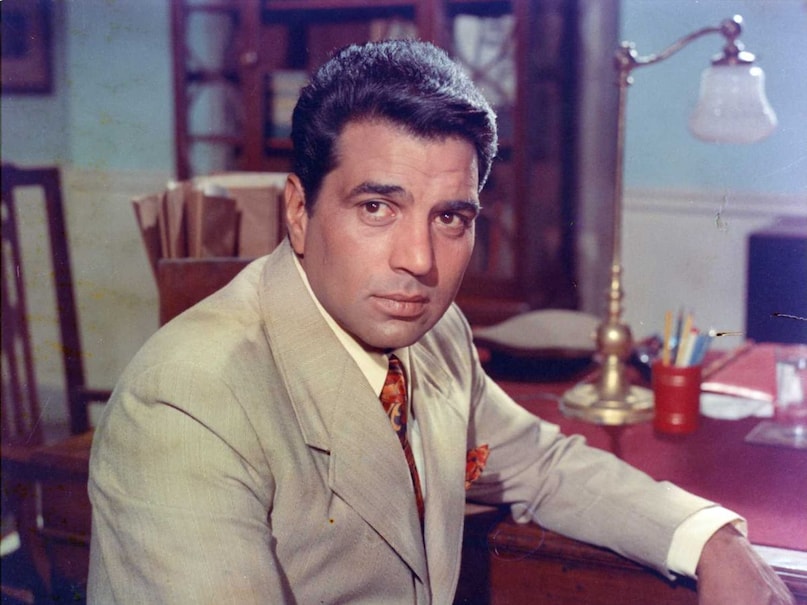 dharmendra, dharmendra birth anniversary, dil bhi tera hum bhi tere film, he man of bollywood, dharmendra movies, धर्मेंद्र, धर्मेंद्र बर्थ एनिवर्सरी, हम भी तेरे दिल भी तेरा, बॉलीवुड ही मैन, धर्मेंद्र फिल्में. धर्मेंद्र न्यूज