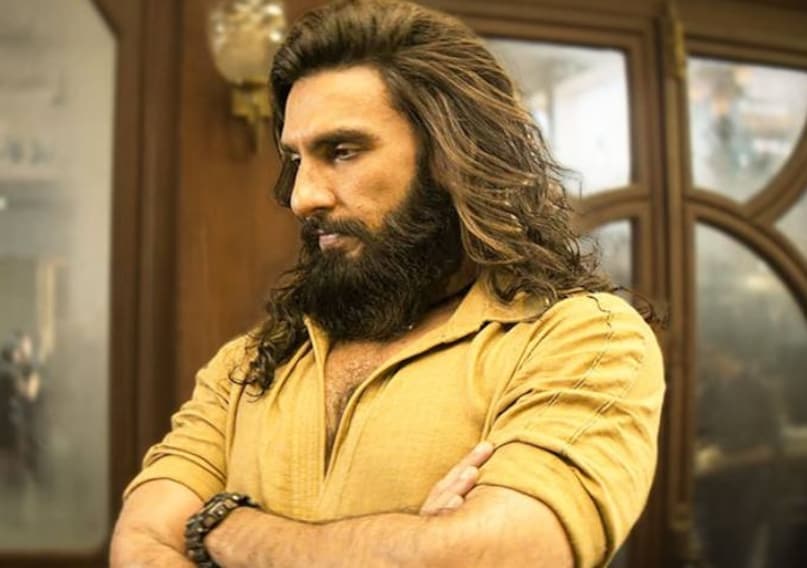 dhurandhar, dhurandhar in pakistan, most pirated film in pakistan, dhurandhar banned in pakistan, dhurandhar box office collectin, धुरंधर, धुरंधर पाकिस्तान, रणवीर सिंह धुरंधर, धुरंधर बॉक्स ऑफिस कलेक्शन