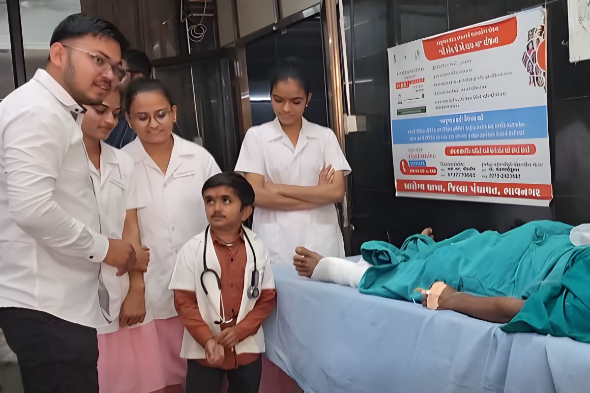 3 फीट का यह डॉक्टर जिसे 5 लाख रुपये में खरीदना चाहते थे सर्कस वाले