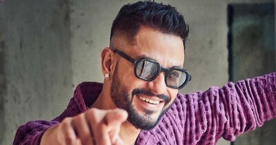 नई दिल्ली. बॉलीवुड एक्टर कुणाल खेमू की कॉमेडी ड्रामा से भरपूर सीरीज सिंगल पापा हाल ही में नेटफ्लिक्स पर रिलीज हुई है. इसे दर्शकों से खूब प्यार मिल रहा है. इस बीच हम आपको कुणाम खेमू की 7 फिल्में के बारे में बताते हैं जिनकी कॉमेडी आपको हंसा-हंसाकर लोटपोट कर देगी. इस लिस्ट में ढोल से लेकर लूटकेस और कंजूस मक्खीचूस जैसी फिल्में शामिल हैं.