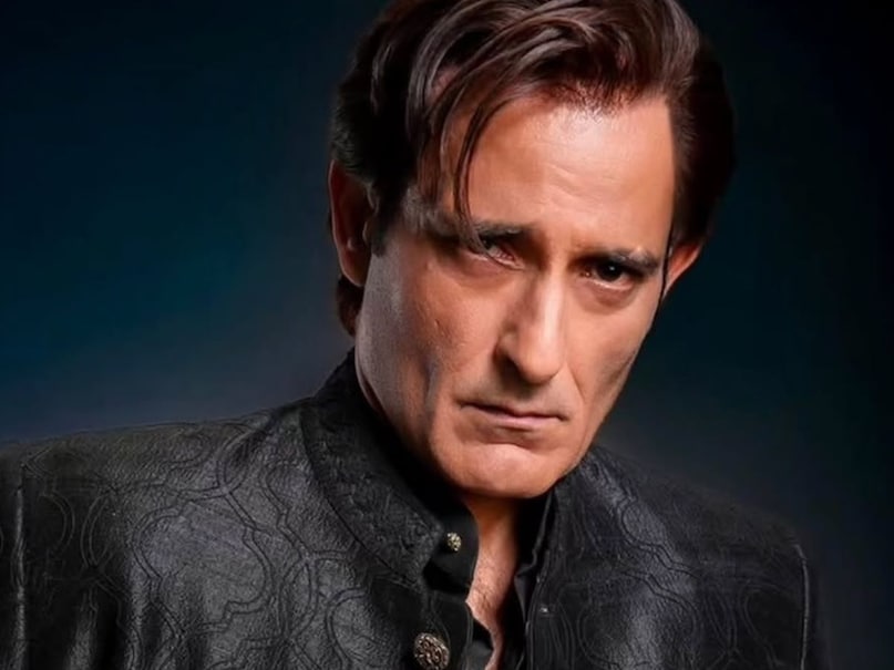 Akshaye Khanna, soumya tandon, soumya tandon slapped akshaye khanna, dhurandhar movie, dhurandhar box office collection day 9, अक्षय खन्ना, सौम्या टंडन, धुरंधर, अक्षय खन्ना सौम्या टंडन, धुरंधर बॉक्स ऑफिस कलेक्शन इंडिया