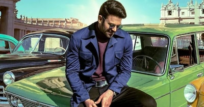 नई दिल्ली. हर महीने मोस्ट पॉपुलर एक्टर्स (मेल) की लिस्ट आती है. ऑरमैक्स मीडिया ने नवंबर महीने के टॉप 10 सितारों की सूची जारी कर दी है. इस महीने भी लिस्ट प्रभास से लेकर अल्लू अर्जुन, शाहरुख खान और सलमान खान जैसे सितारों का कब्जा है. जानिए टॉप 10 पॉपुलर एक्टर्स की लिस्ट में किसका नाम टॉप पर है.