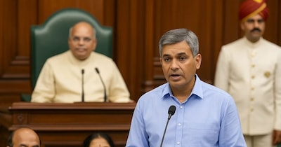 8वें वेतन आयोग के एरियर पर सरकार का रुख अभी साफ नहीं है. (Representative Image:AI)