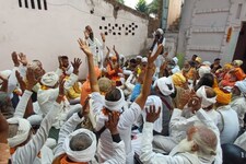 गौ रक्षा से सड़क सुरक्षा तक! हाईवे पर संत समाज का टोल फ्री आंदोलन