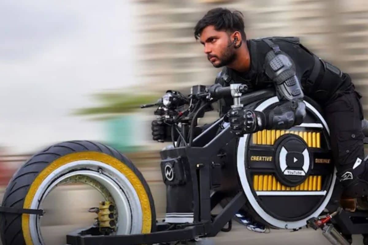 तैयार हो गई इंडिया की पहली AI-पावर्ड सुपरबाइक 'गरुड़', धांसू फीचर्स की भरमार