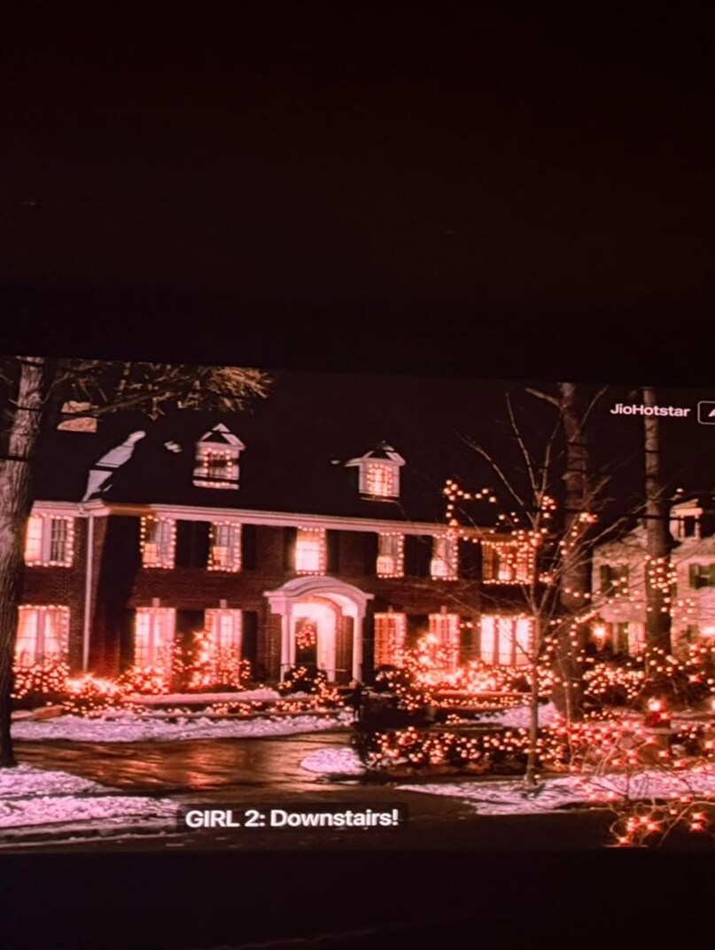 Alia bhatt Girls downstairs