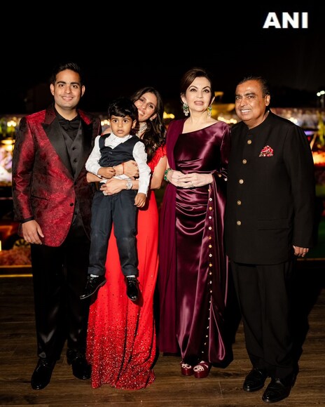 richest family, world richest family, indias richest family, world top 25 richest family, indias top richest family, दुनिया की सबसे अमीर फैमिली, देश का सबसे अमीर परिवार, दुनिया का सबसे अमीर परिवार, टॉप 25 सबसे अमीर परिवार 