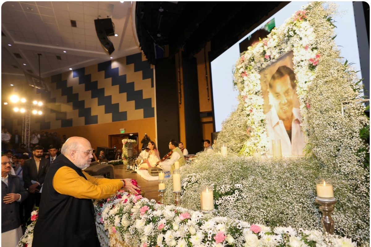 एक बार धर्मेंद्र जी का फोन आया था शाह ने बॉलीवुड के ही-मैन को यूं किया याद