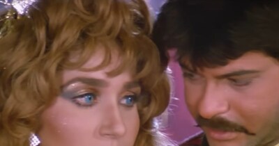 'मैं हूं हीरो तू है जीरो' गाने में अनिल और सोनिका गिल के बीच भी रोमांटिक केमेस्ट्री को देखने को मिलती है. इस गाने में गुलशन ग्रोवर, अमरीश पुरी और रजा मुराद जैसे विलेन भी होते हैं. इस गाने को मोहम्मद अजीज, अलीशा चिनॉय और किशोर कुमार के बेटे अमित कुमार ने गाया है.