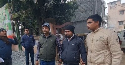 भोजपुर जिले में स्पेशल विजलेंस यूनिट ने पंचायत सचिव जितेंद्र प्रसाद को रिश्वत लेते रंगे हाथ पकड़ा है.