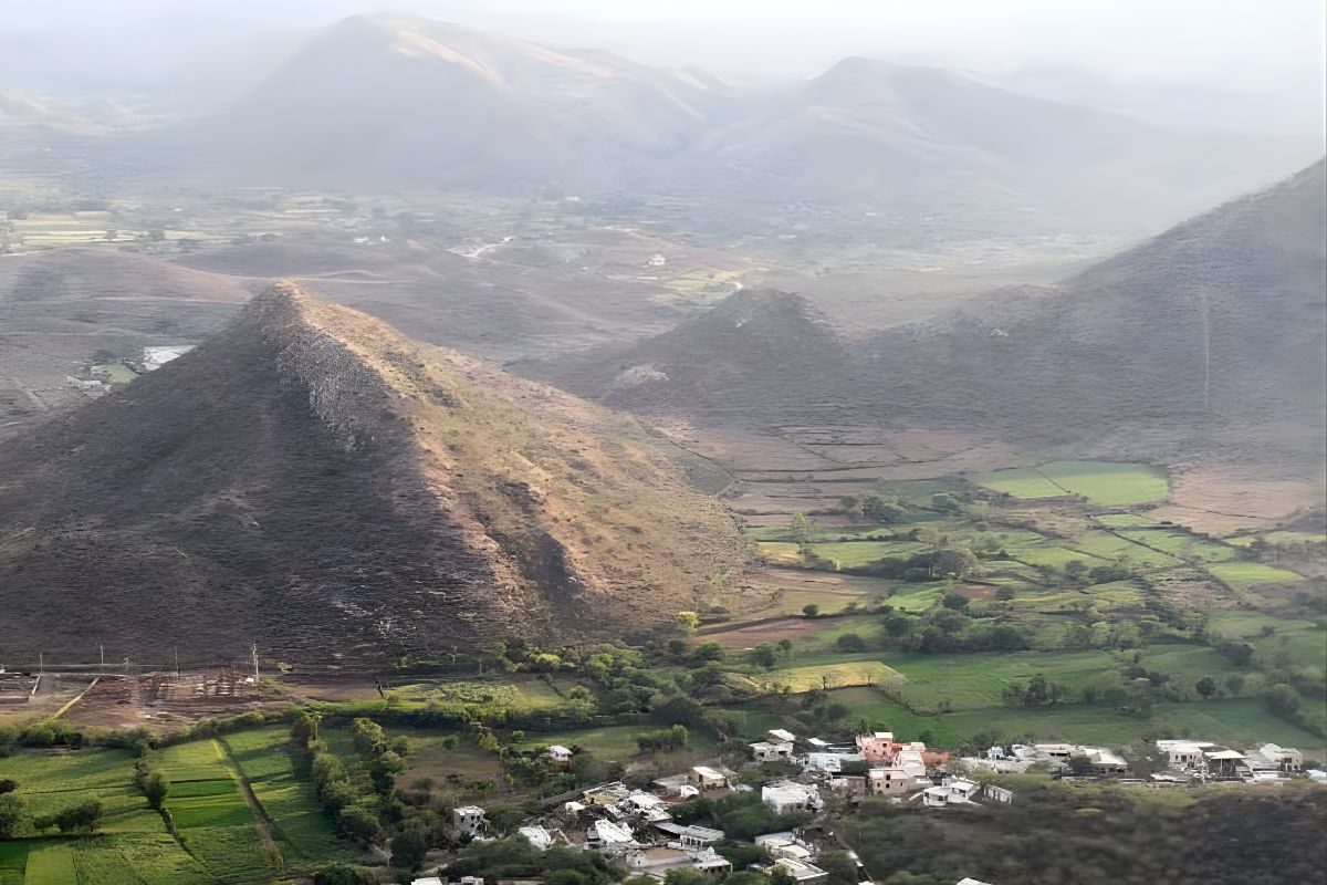 अरावली पर कैसे आया संकट राजस्थान से दिल्ली तक क्यों टेंशन समझें क्रोनोलॉजी