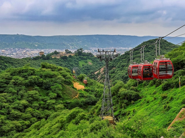 अरावली बचाने को मोदी सरकार का बड़ा एक्शन, नए माइनिंग पट्टों पर लगाया टोटल बैन