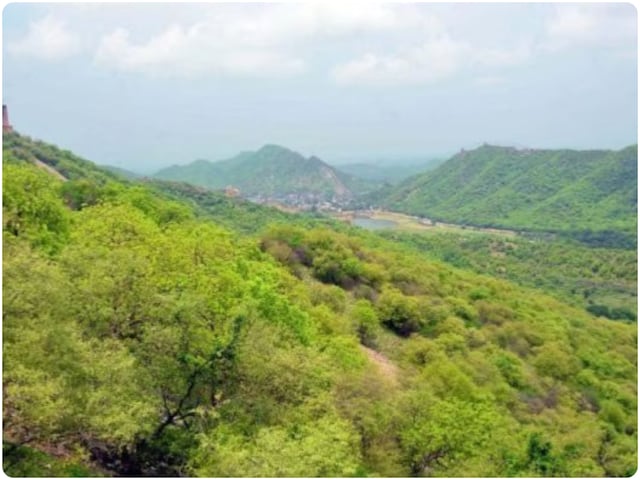 क्या माइनिंग के लिए अरावली की परिभाषा में बदलाव किया गया?