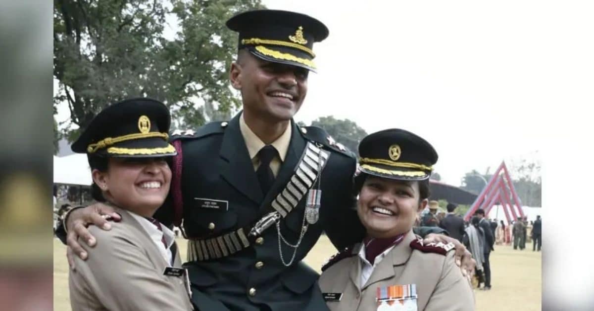 वर्दी की अनोखी लव स्टोरी! मंगेतर कैप्टन, खुद लेफ्टिनेंट बने आयुष पाठक