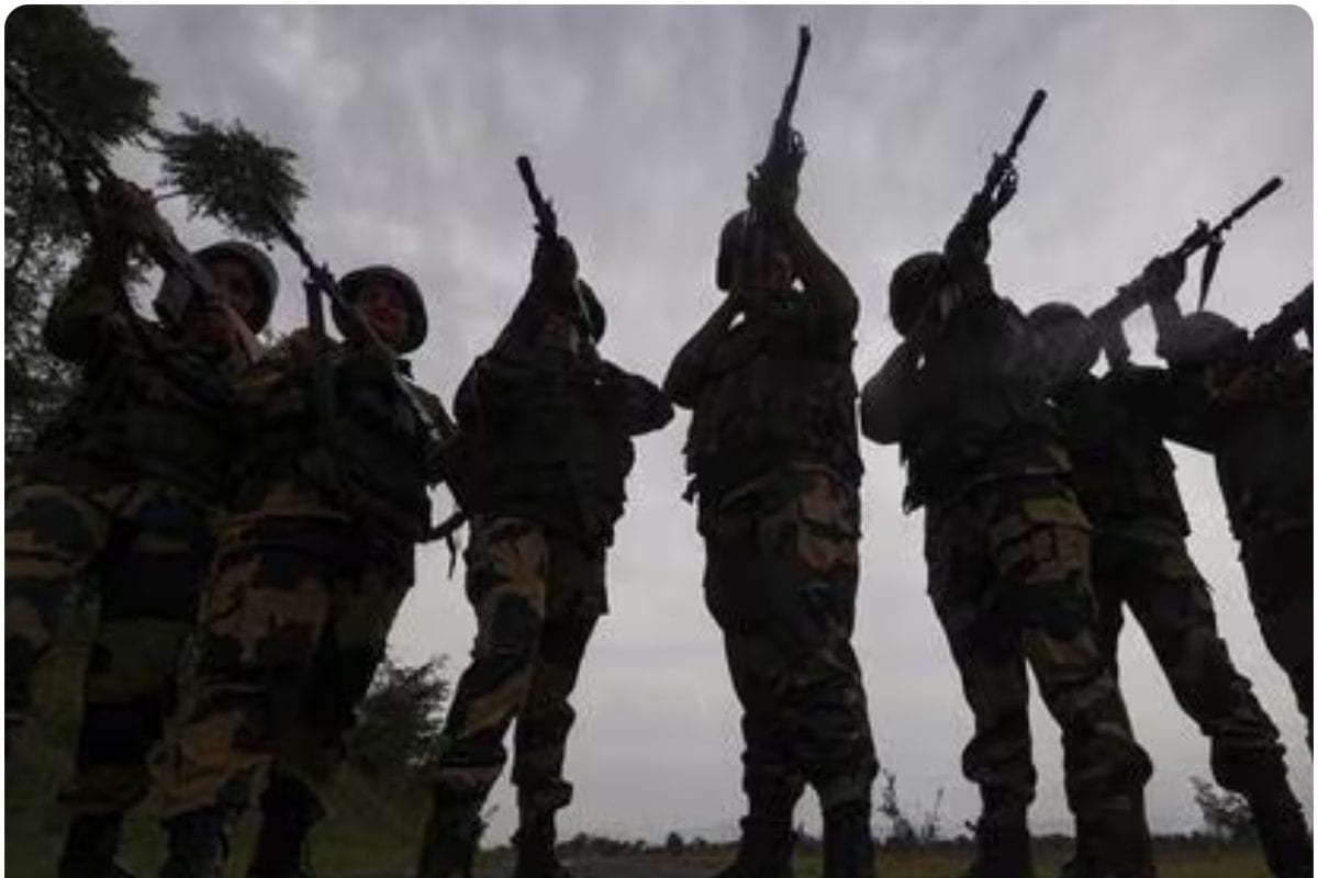 हाथ में चीन के हथियार जैश आतंकियों को घुसाने की कोशिश BSF ने नाकाम की कोशिश