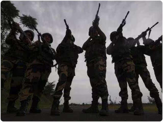 हाथ में चीन के हथियार, जैश आतंकियों को घुसाने की कोशिश, BSF ने नाकाम की कोशिश