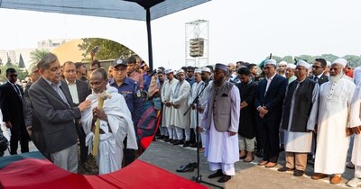 बांग्लादेश में हिंदुओं से नफरत की एक और तस्वीर सामने आई है.