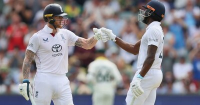 जोफ्रा आर्चर और इंग्लैंड के कप्तान बेन स्टोक्स 