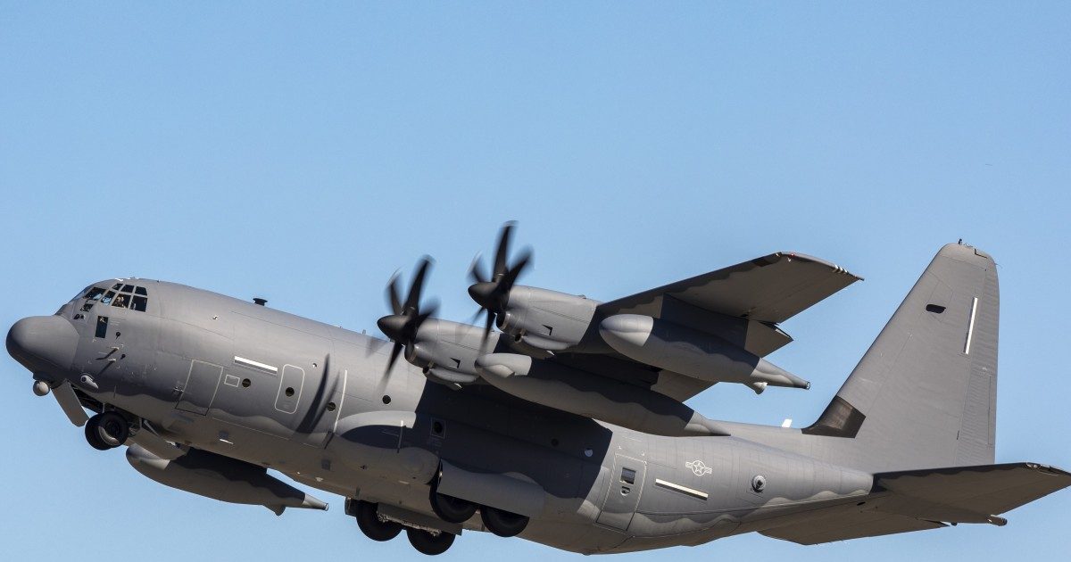 अब देश में बनेगा C-130J, टूटी सड़कों पर भी कर सकता है लैंड; C-17 से कितना अलग?
