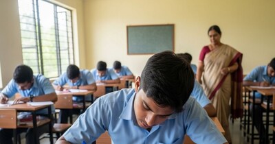 जवाब सिर्फ आंसर बुक के तय सेक्शन में ही लिखे जाने चाहिए.