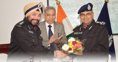 नमो भारत की सुरक्षा के लिए यूपी-एसएसएफ ने सीआईएसएफ से मिलाया हाथ.