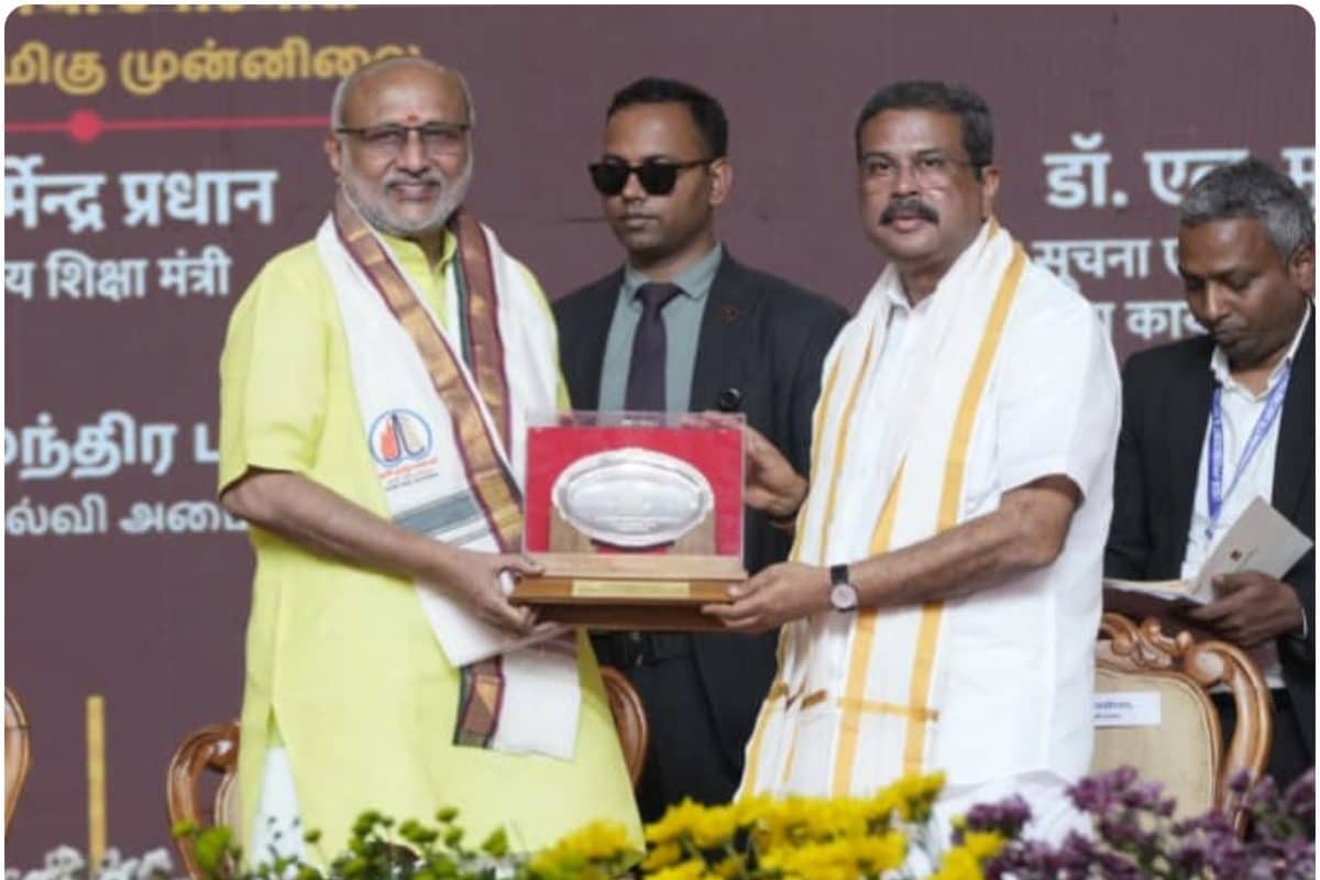 भारत माता के चरणों में झुककर प्रणाम करने से कोई तमिल विरोधी नहीं बन जाता: VP