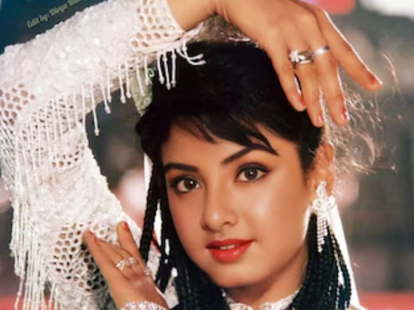 Divya Bharti Death, Sajid Nadiadwala Dispute, Bollywood Unsolved murder Mystery, Versova Balcony Fall night story, Superhit Divya bharti Films, divya bharti Accidental Death Investigation, Bollywood Mafia Rumors, Divya Bharti Maut, Bollywood Ki Pari divya bharti, Divya Bharti Ki Filmein, divya bharti ki Akhiri Raat Ka Sach, Divya Bharti death Mystery, दिव्या भारती, दिव्या भारती की कैसे मौत हुई