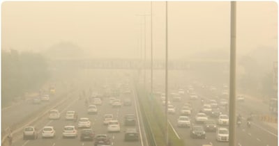 दिल्ली में एक्यूआई अब भी खराब कैटेगरी में है. (फाइल फोटो)