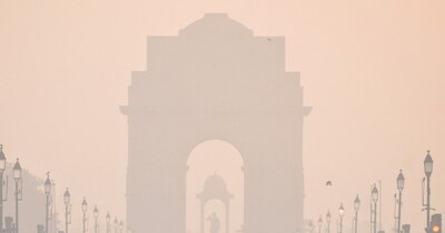 दिल्ली में 24 दिसंबर 2025 की सुबह कुछ ऐसी दिखी. (Photo : PTI)