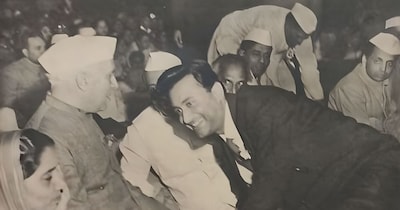 देव आनंद MGR की तरह करना चाहते थे राजनीति.