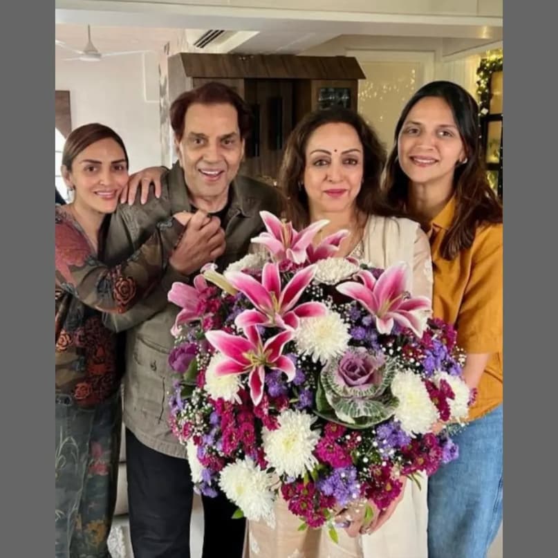 Dharmendra, Hema Malini, Dharmendra last moments, Hema Malini on Dharmendra last moments, Dharmendra Hema Malini, Hema Malini Dharmendra, Hema Malini  Hamad Al Reyami
