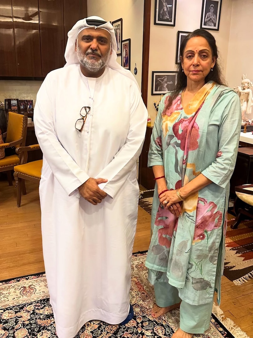 Dharmendra, Hema Malini, Dharmendra last moments, Hema Malini on Dharmendra last moments, Dharmendra Hema Malini, Hema Malini Dharmendra, Hema Malini  Hamad Al Reyami