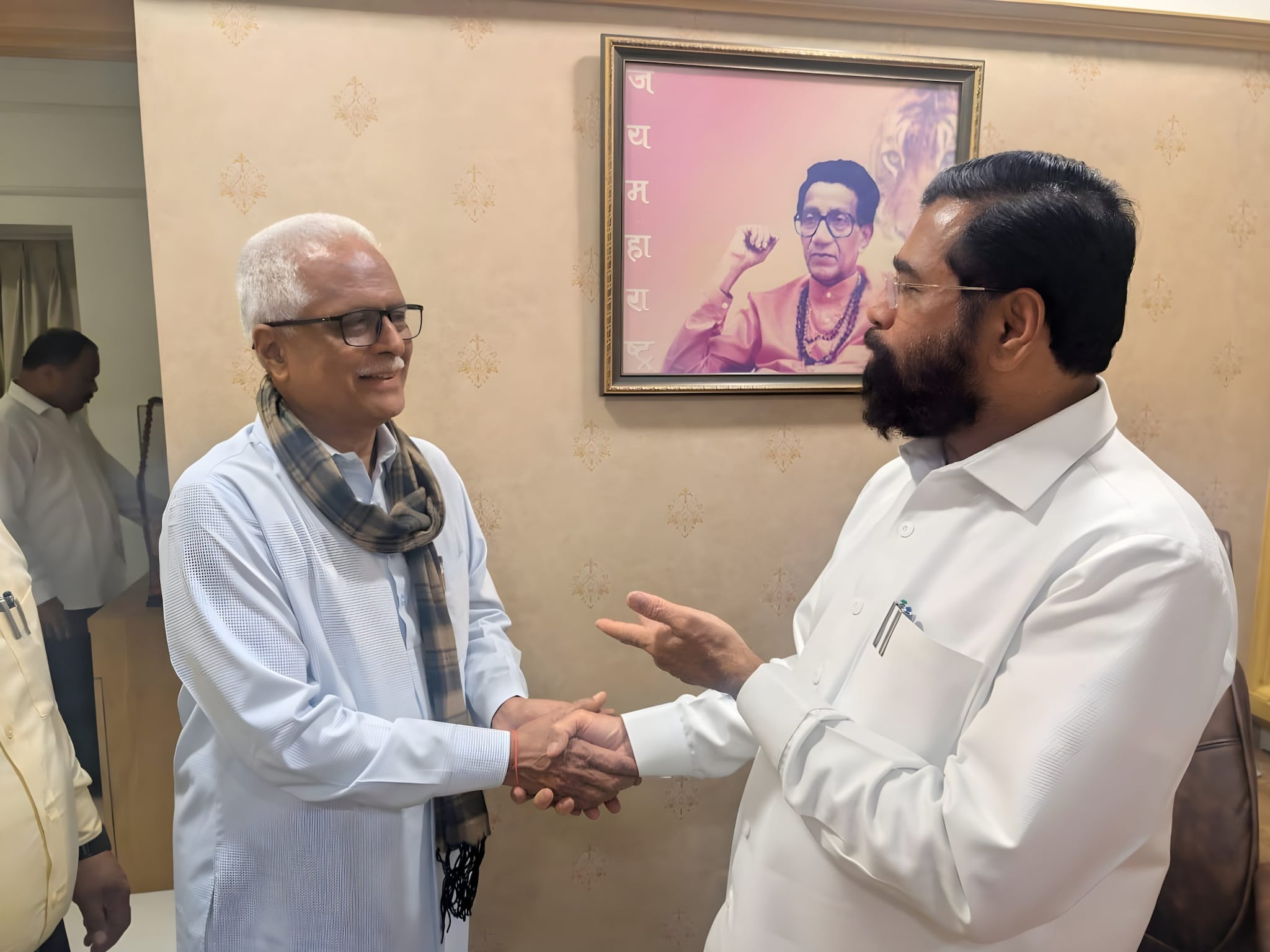 प्रमोद महाजन के भाई का राज ठाकरे को 440 वोल्ट वाल झटका, शिंदे गुट का थामा दामन