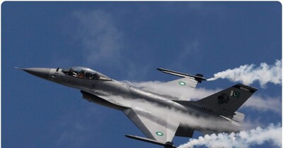 अमेरिका ने पाकिस्तान को पुरानी टेक्नोलॉजी वाले एफ-16 फाइटर जेट्स दिए हैं. (फाइल फोटो)