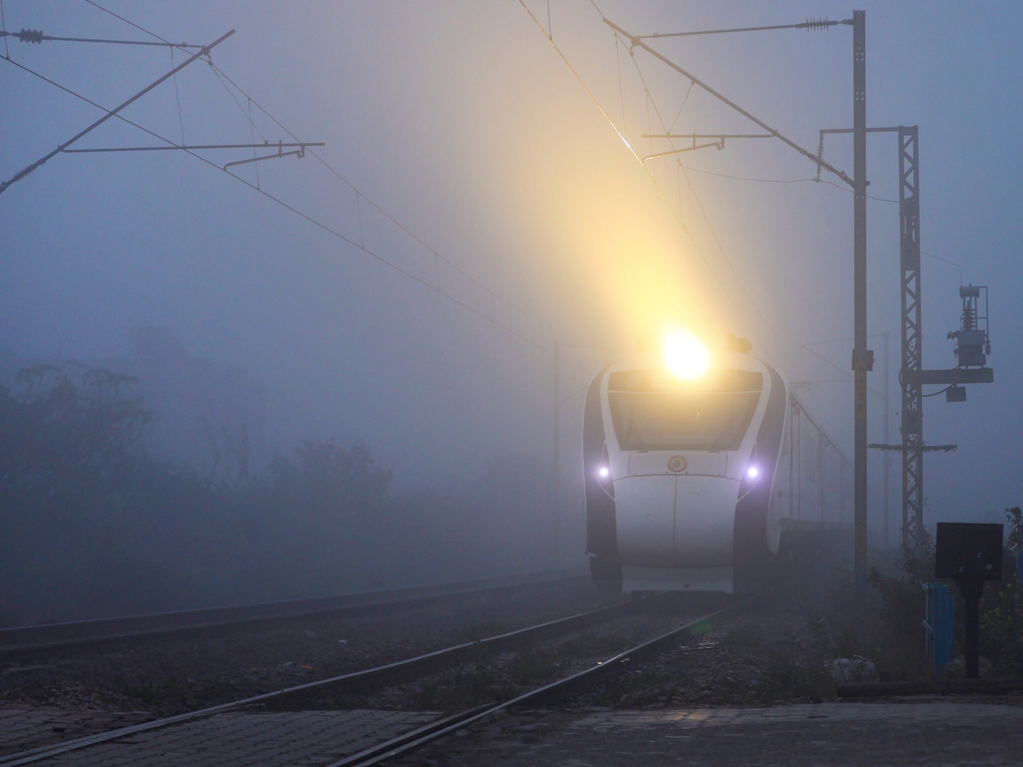 ट्रेनों में लग जाए ये उपकरण तो फॉग बुलेट की रफ्तार से दौड़ेंगी गाड़ियां