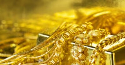 इमरजेंसी में पैसा चाहिए तो सोना बेचने से पहले पढ़ लें गोल्ड लोन के फायदे और नुकसान. (Image:AI)