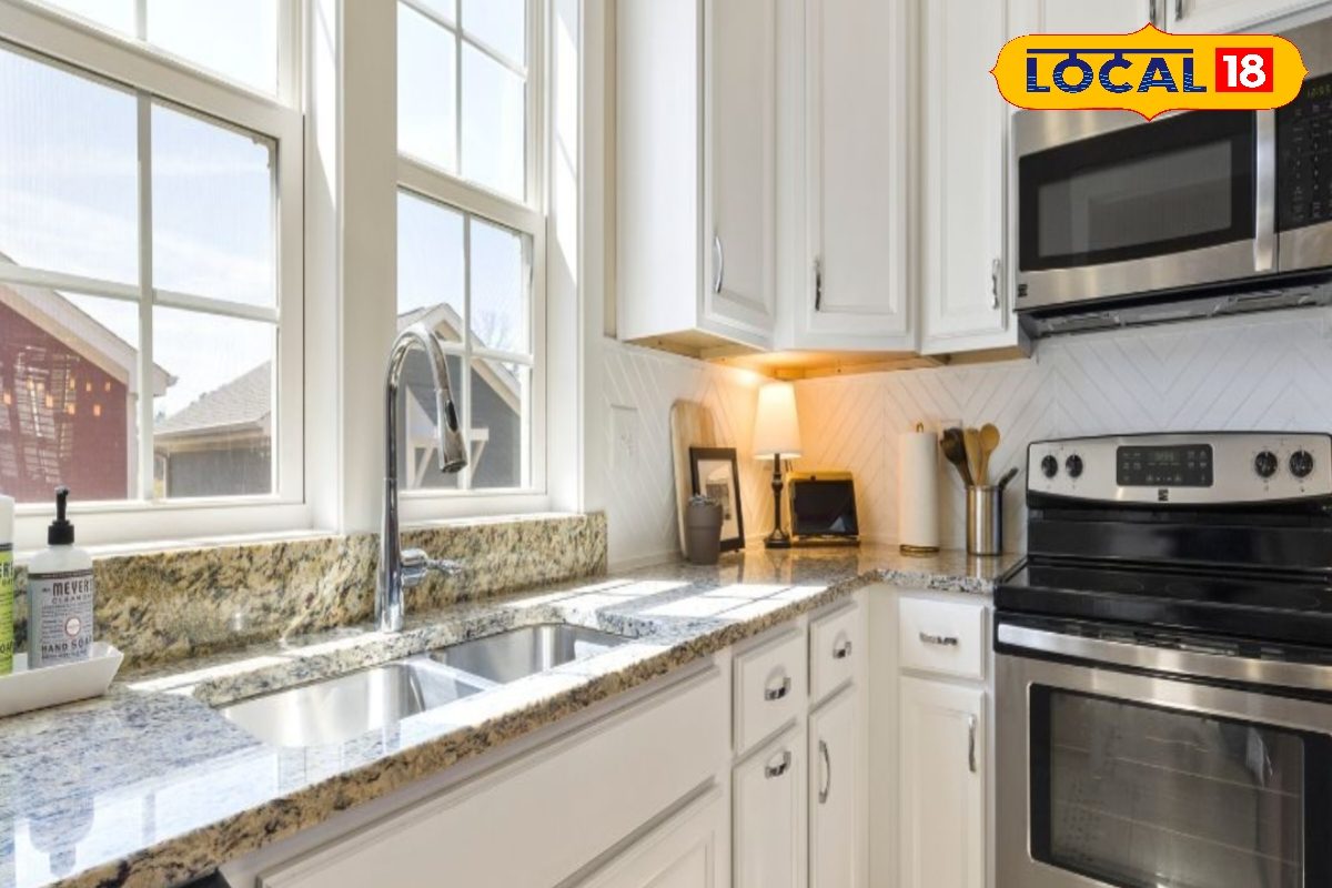 रसोई है घर के हर सदस्य की खुशियों की चाभी ना करें वास्तु से जुड़ी ये गलतियां