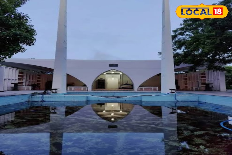 मस्जिद चिरान पैलेस यह मस्जिद अपने अद्वितीय वास्तुशिल्प डिजाइन के लिए जानी जाती है। कहा जाता है कि सातवें निज़ाम के पोते, मुकर्रम जाह, एक अलग पहचान बनाना चाहते थे। यह मस्जिद कासु ब्रह्मानंद रेड्डी राष्ट्रीय पार्क के हरे-भरे परिवेश के बीच स्थित है।