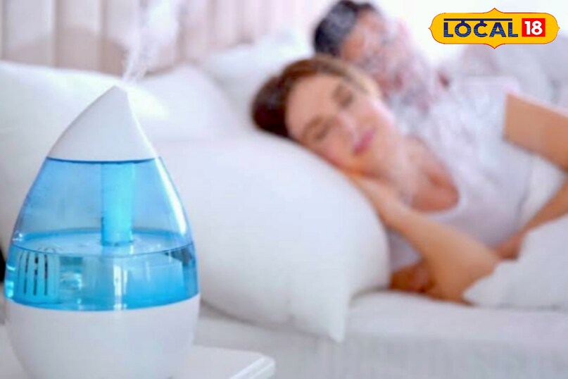 सर्दियों में कम नमी नाक की झिल्लियों को सूखा देती है. कमरे में ह्यूमिडिफायर का इस्तेमाल करें या पानी से भरी कटोरी कमरे में रख दें. इससे हवा में नमी बनी रहती है और नाक जाम होने की समस्या गंभीर नहीं होती.