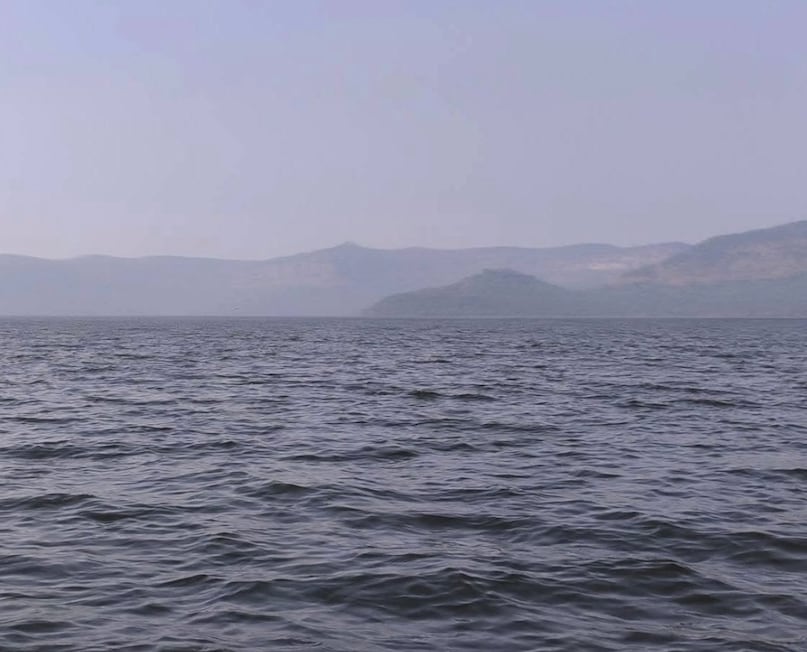 झील, पहाड़ और नीला आसमान—दुर्गावती जलाशय को मिला ‘बिहार का स्विट्ज़रलैंड’ नाम।