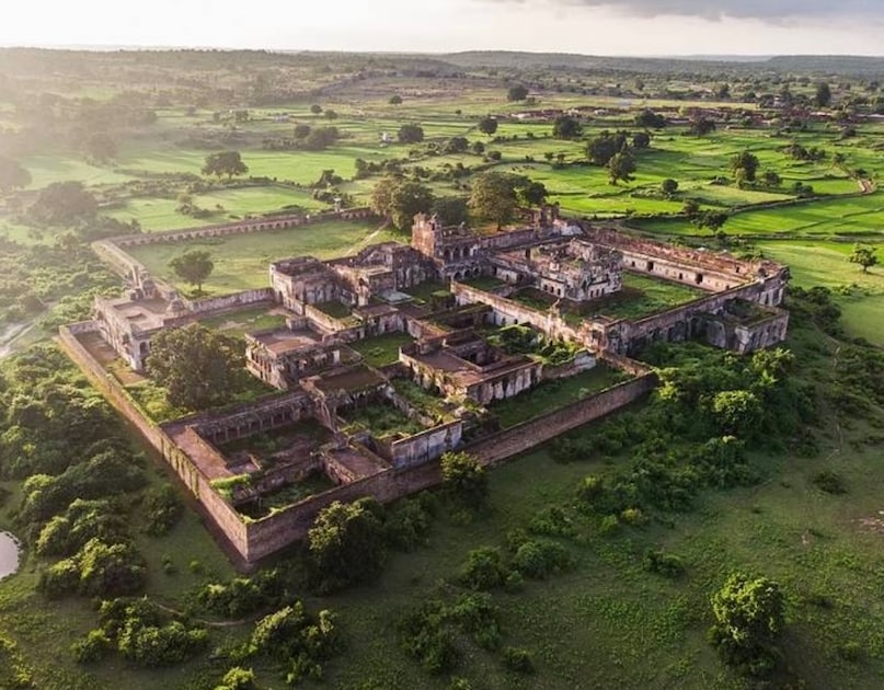 रोहतासगढ़ तक पहुँचने वाला रोमांचक जंगल और पहाड़ी ट्रैक रोहतासगढ़ तक पहुँचने वाला रोमांचक जंगल और पहाड़ी ट्रैक