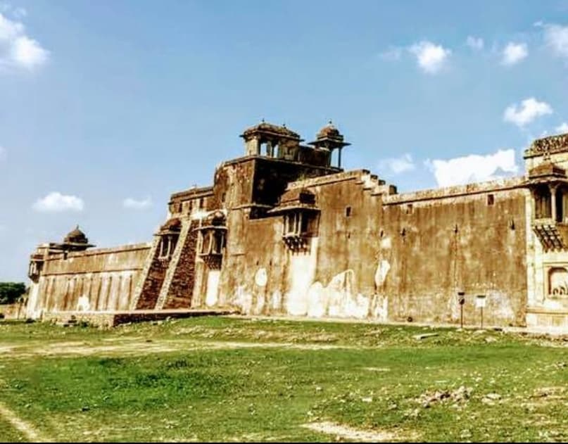 कुदरत की गोद में बसा भारत का विशाल और अनूठा किला. कुदरत की गोद में बसा भारत का विशाल और अनूठा किला.