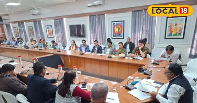 प्रशासनिक अधिकारियों की बैठक 