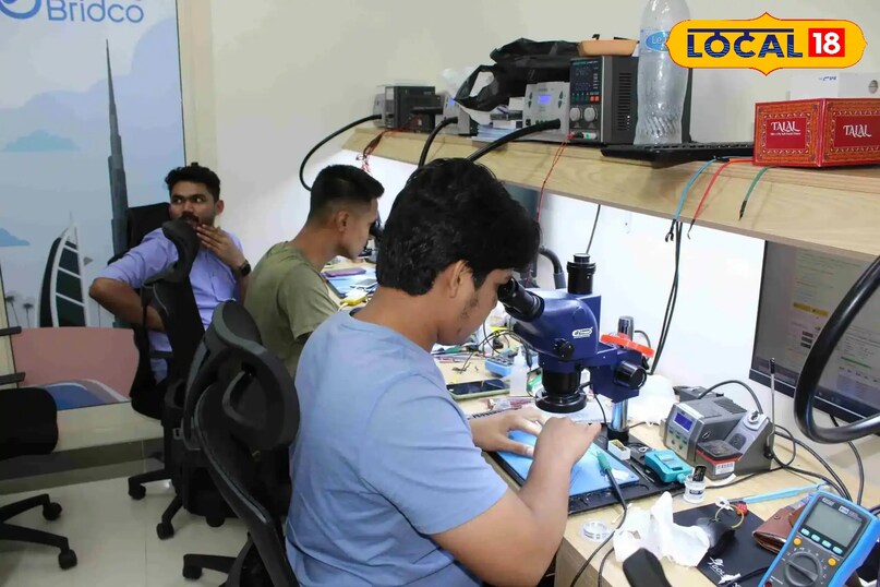 बाइक रिपेयरिंग कोर्स खरगोन, बकरी पालन प्रशिक्षण खरगोन, आर सेटी खरगोन ट्रेनिंग, निःशुल्क आवासीय प्रशिक्षण, फ्री स्किल ट्रेनिंग 2026, local18, khargone letest news, Madhya Pradesh hindi news 