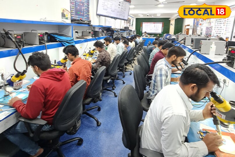 बाइक रिपेयरिंग कोर्स खरगोन, बकरी पालन प्रशिक्षण खरगोन, आर सेटी खरगोन ट्रेनिंग, निःशुल्क आवासीय प्रशिक्षण, फ्री स्किल ट्रेनिंग 2026, local18, khargone letest news, Madhya Pradesh hindi news 