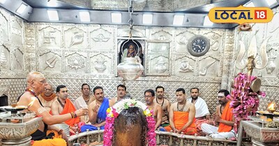 महाकाल मे बैन हुईं अजगर माला 