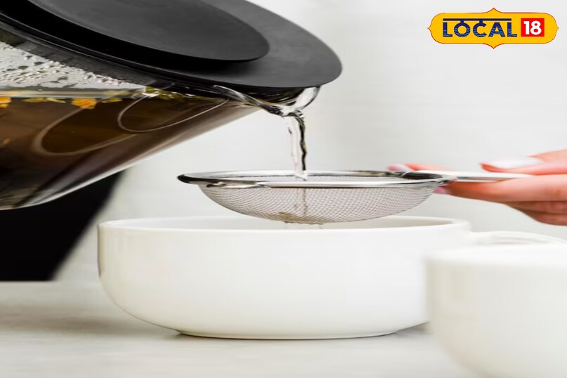 उन्होंने कहा कि सभी प्रक्रियाओं के बाद छलनी को ब्रश से अच्छी तरह रगड़ें, ताकि जाली में फंसे कण पूरी तरह निकल जाएं. ध्यान रखें, छलनी को हमेशा बहते पानी में ही धोएं, इससे गंदगी तुरंत निकल जाती है. 