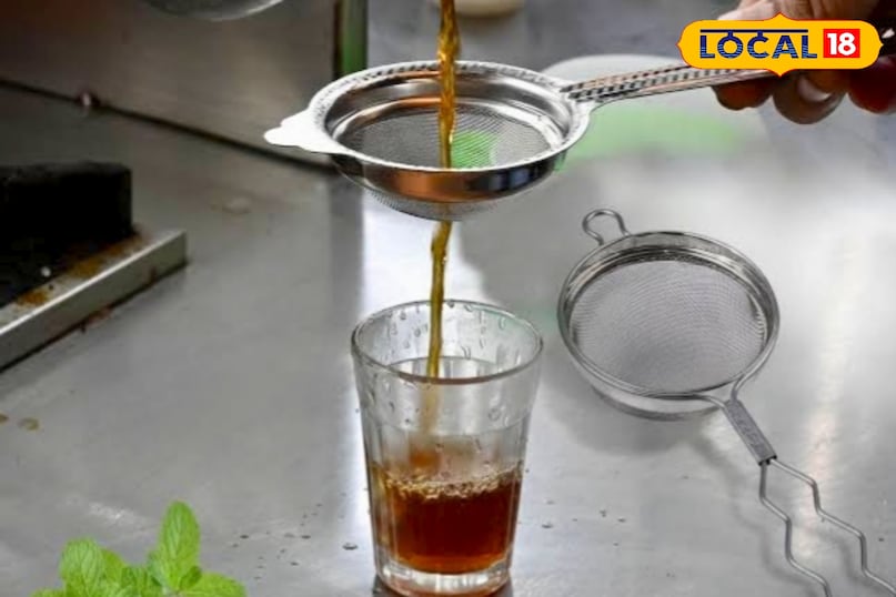 उन्होंने कहा कि थोड़ी-सी मेहनत और इन आसान घरेलू तरीकों से आपकी स्टील की छलनी बिल्कुल नई जैसी दिखने लगेगी. न जंग, न गंदगी—बल्कि चमक और साफ-सफाई जो रसोई को और ज्यादा hygienic बनाती है. महिलाएं इन ट्रिक्स को अपनाकर रोजमर्रा के छोटे कामों को और आसान बना सकती हैं.