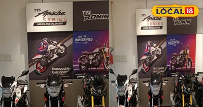 शोरूम में खड़ी apache बाइक